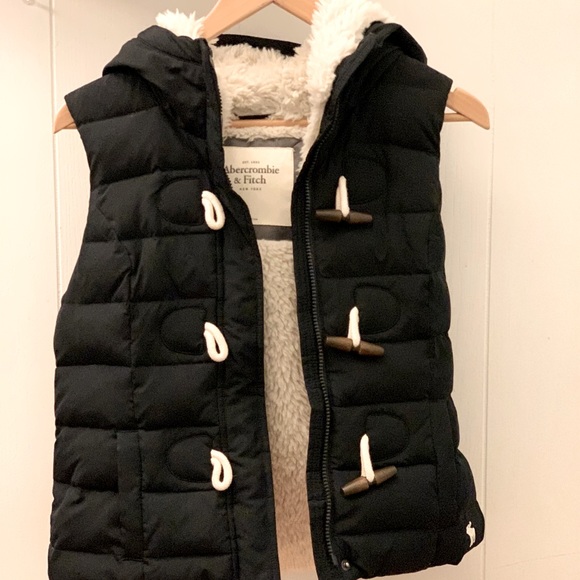 Abercrombie and Fitch Sherpa lined vest - Picture 1 of 2